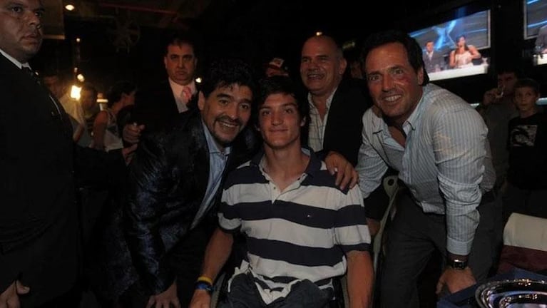 Tras 12 años, Gustavo Fernández encontró su foto con Maradona que creía perdida