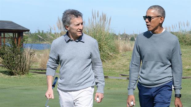 Tras dar una conferencia en Córdoba y reunirse con empresarios, Obama se reencontró con Macri.