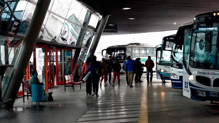 Tras el acuerdo salarial con los choferes no habrá paro de interurbanos.