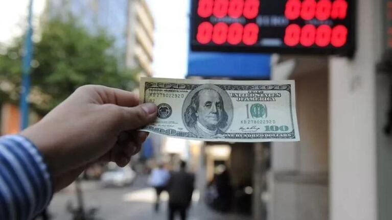 Tras el fin del cepo, qué pasará con los dólares y qué papel cumplirá el FMI