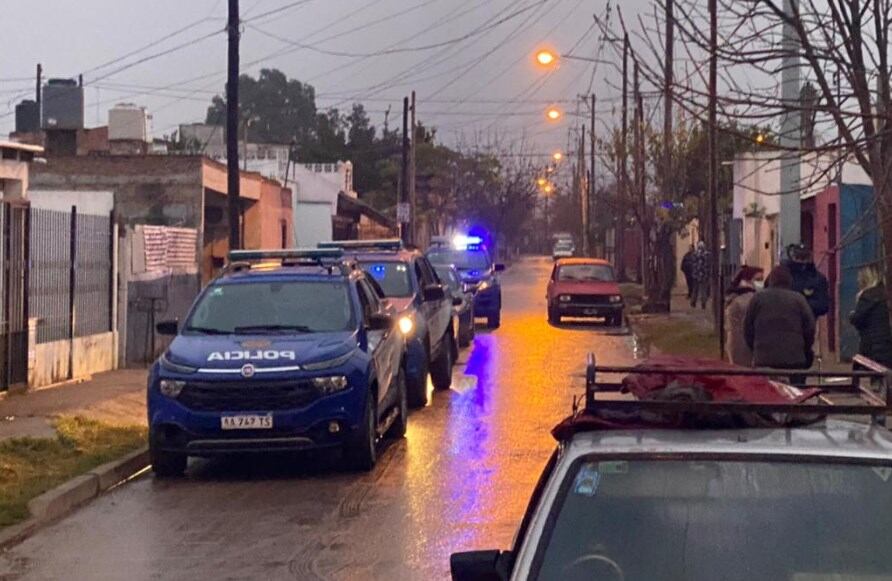 Tras el operativo, el nene apareció en buen estado. Foto: Alejandro Pozo.