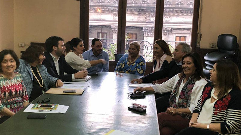 Tras la reunión, la Coalición Cívica optó por emitir un mensaje de aliento. / FOTO: Facebook Elisa Carrió.