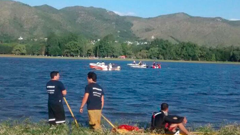 Tras tres horas de búsqueda encontraron el cadáver del nene. Foto: Carlos Paz Vivo.