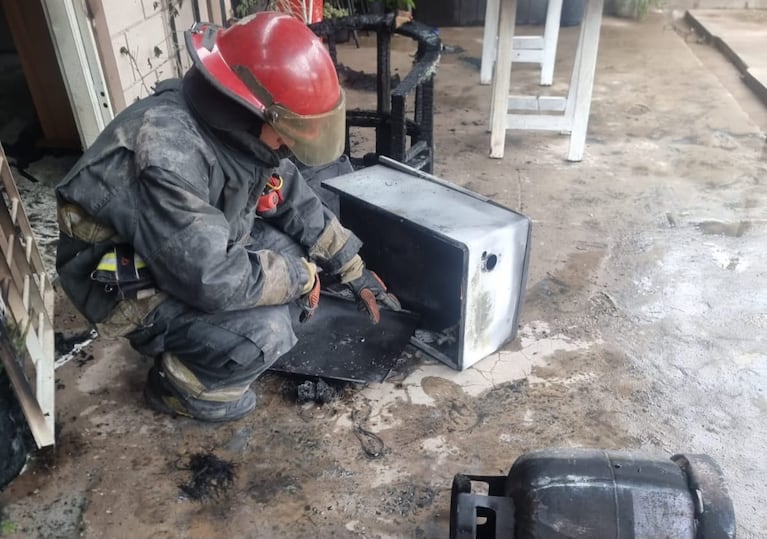 Tras un incendio en Córdoba una mujer fue trasladada al Instituto del Quemado con heridas en el rostro