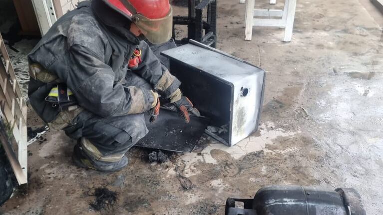 Tras un incendio en Córdoba una mujer fue trasladada al Instituto del Quemado con heridas en el rostro