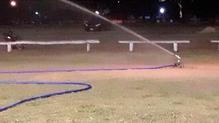 Tremendo: apareció un fantasma en la cancha mientras un equipo entrenaba