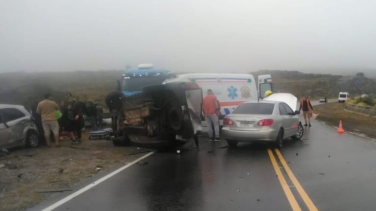 Tremendo choque triple en Altas Cumbres.