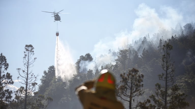 Tres aviones y dos helicópteros operan en la zona.