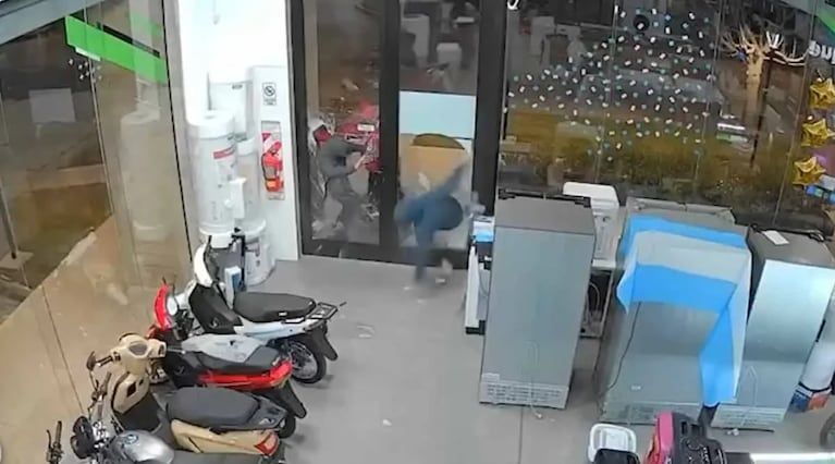 Tres delincuentes ya fueron identificados pero siguen libres.