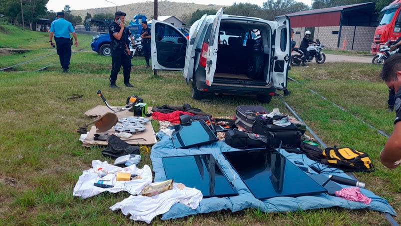 Tres detenidos por el robo en una vivienda. 