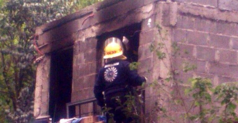 Tres muertos dejó el incendio de una casa en El Pueblito