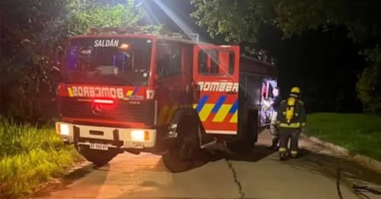 Tres personas murieron tras un incendio en Saldán.