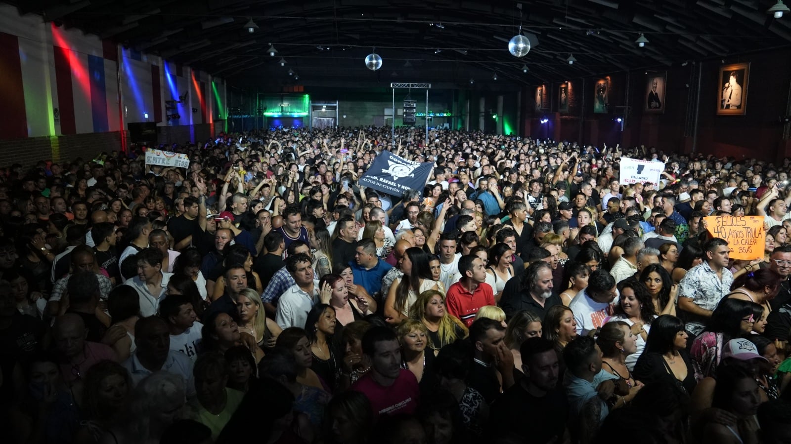 Trulalá celebró su 40° aniversario con entradas agotadas en el Estadio del Centro