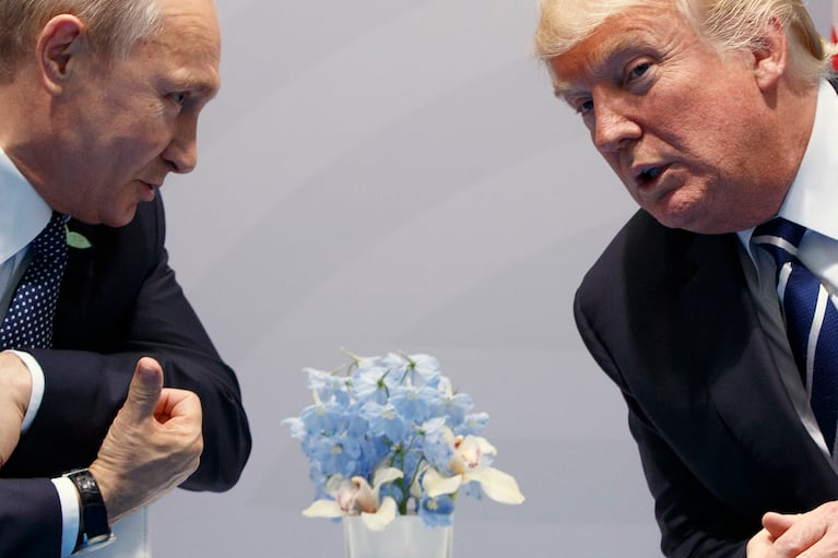 Trump culpó a Zelensky por la guerra de Ucrania y Rusia y lo llamó “dictador sin elecciones”