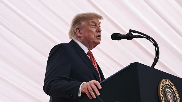 Trump se refirió a la disputa de soberanía durante una conferencia de prensa en Irlanda.