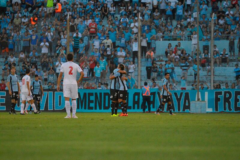 Turús fue homenajeado en la despedida del "Gigante" de Alberdi. Foto: Lucio Casalla / ElDoce.tv