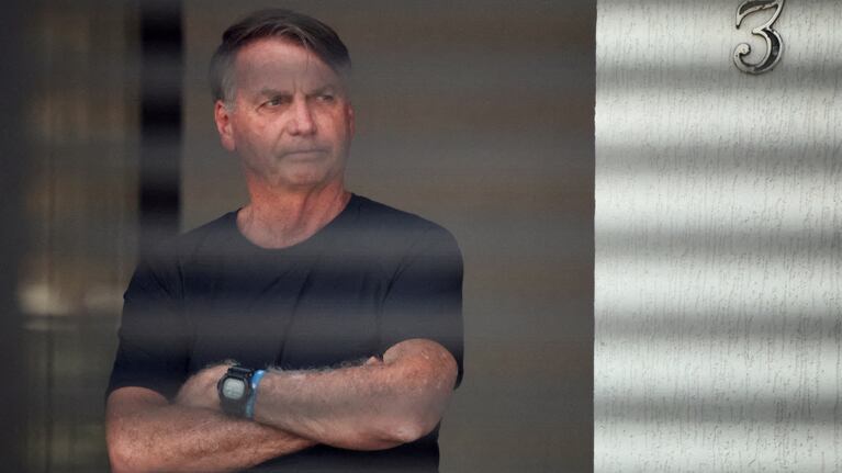 TV, aire y baño privado: así es la celda donde dejaron detenido a Bolsonaro