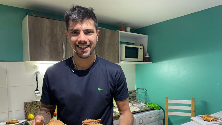Tyago a la cocina.