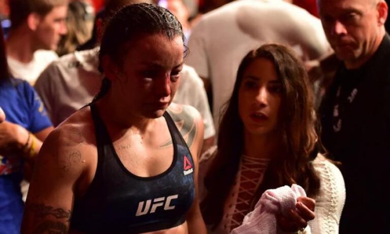 UFC: se negó a seguir y perdió por nocaut en un charco de sangre