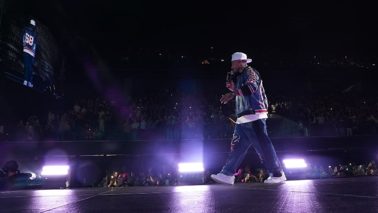Ulises Bueno agotó su segundo Movistar Arena en el festejo de su aniversario número 22.
