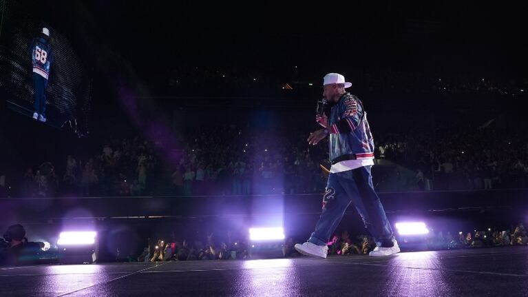 Ulises Bueno agotó su segundo Movistar Arena en el festejo de su aniversario número 22.