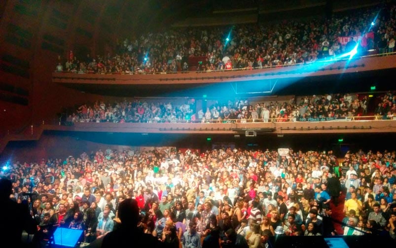 Ulises Bueno comenzó la conquista de Buenos Aires en el Gran Rex. Foto: Silvia Pérez Ruiz.