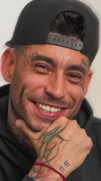 Ulises Bueno enterneció a sus seguidores con una foto junto a su hija y su novia