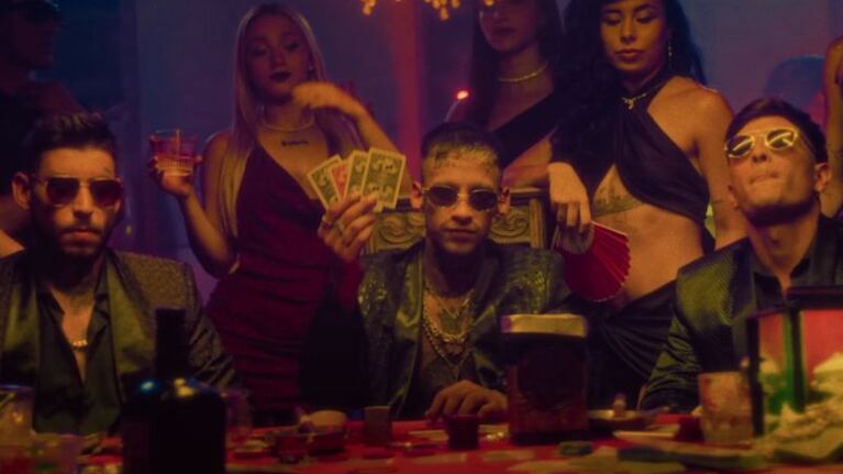 Ulises Bueno, L-gante y Fer Olmedo en el nuevo videoclip de "No cambié".