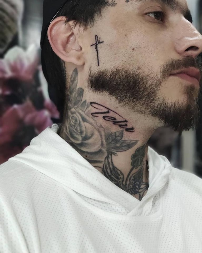 Ulises Bueno: nuevo tatuaje y temazo a dúo con el tatuador