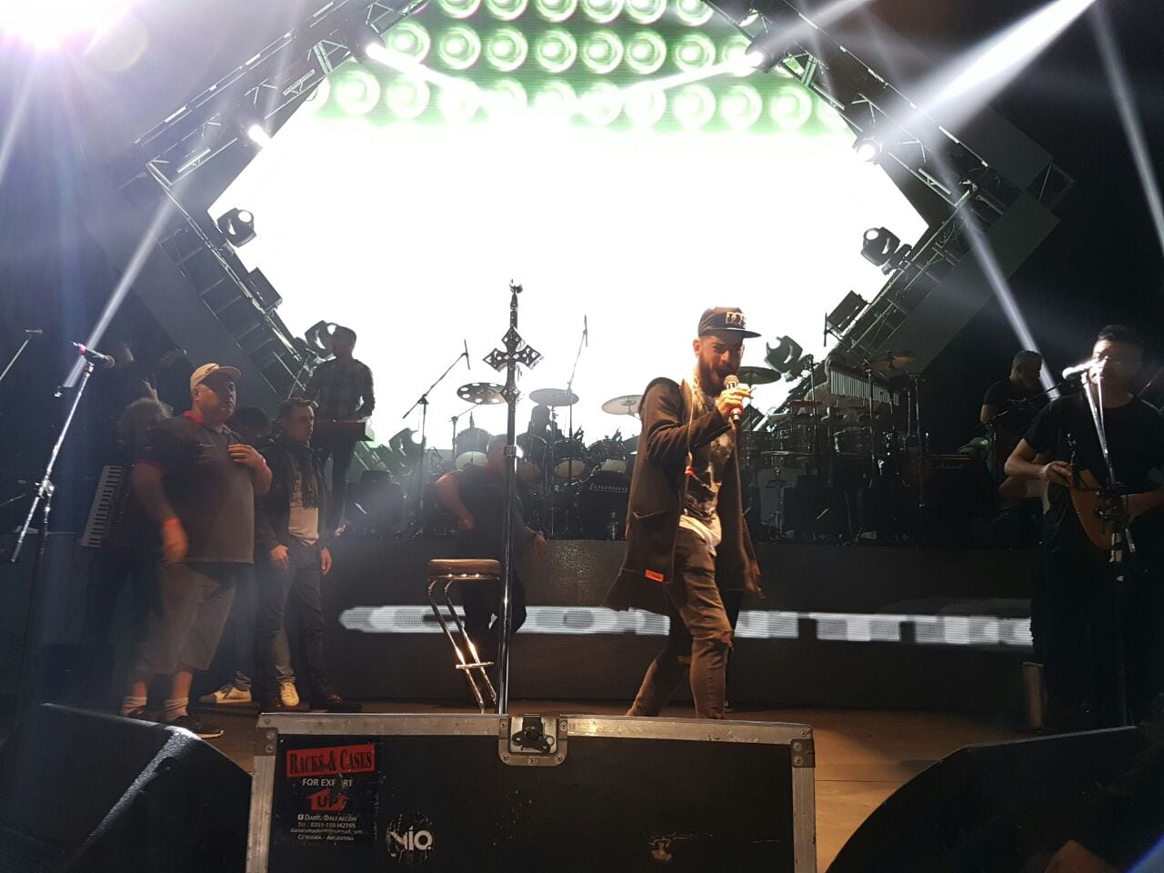 Ulises, durante la prueba de sonido en el Luna. Foto: Flavio Castelló / ElDoce.tv.