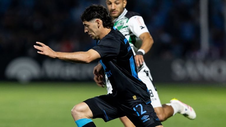 Ulises Sánchez ante San Martín de San Juan en Alberdi.