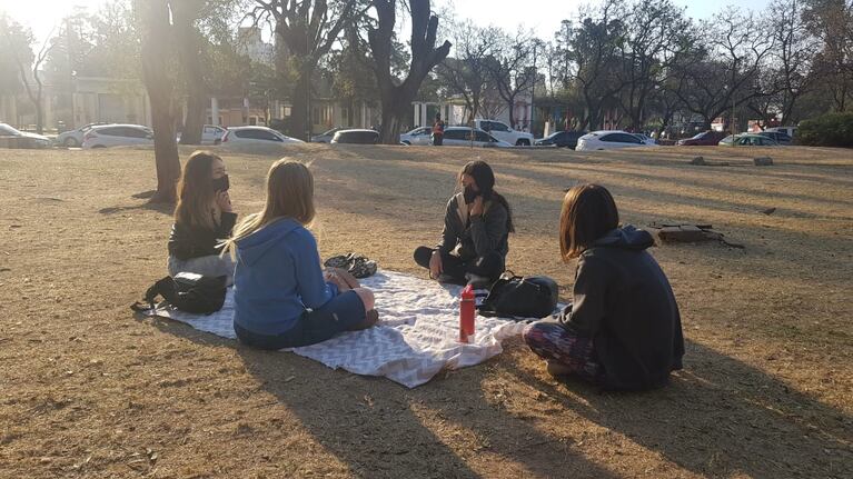 Un 21 de septiembre, casi sin festejos en los parques de Córdoba. Fotos: Fredy Bustos/ElDoce