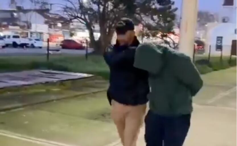 Un acusado de explotar sexualmente a mujeres y tatuar sus iniciales en los genitales de las víctimas.