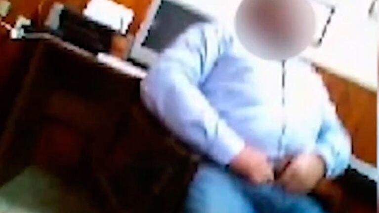 Un alto jefe policial de Tucumán es investigado por mostrar sus genitales en su despacho.