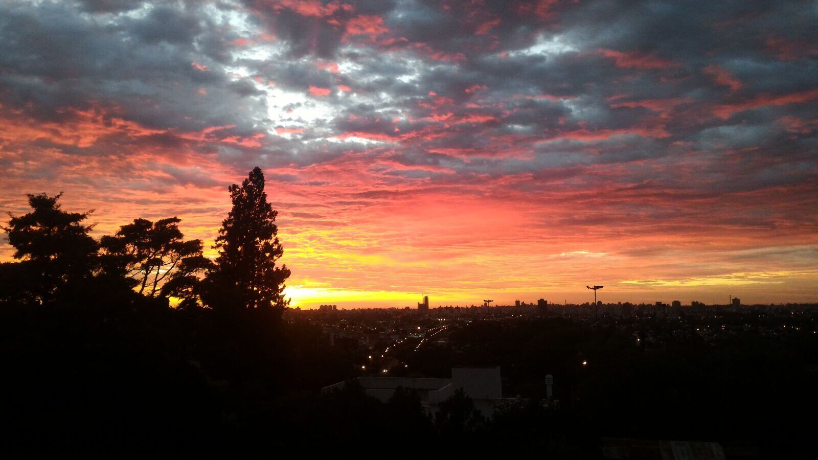 Un amanecer cordobés digno de una postal. Foto: Lucio Casalla /ElDoce.tv