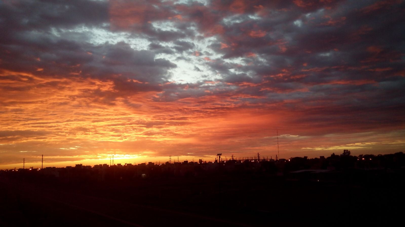 Un amanecer cordobés digno de una postal. Foto: Marcelo Carretero.