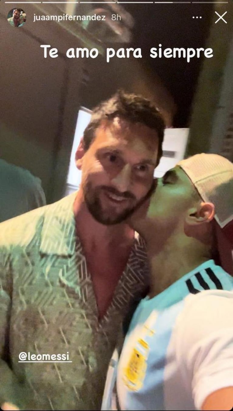 Un argentino encontró a Messi en Miami y ¡le dio un beso!
