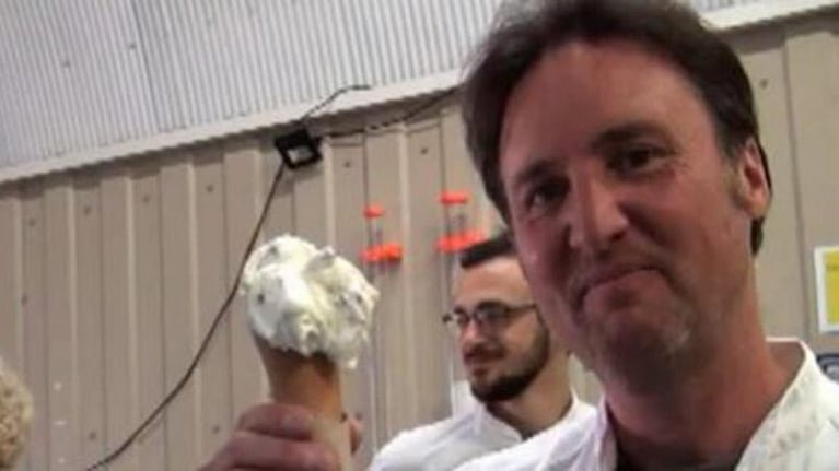 Un argentino es furor vendiendo helados en Inglaterra: los insólitos gustos que le piden