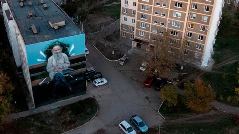 Un argentino pintó un mural en Rusia y ahora es un símbolo contra la guerra