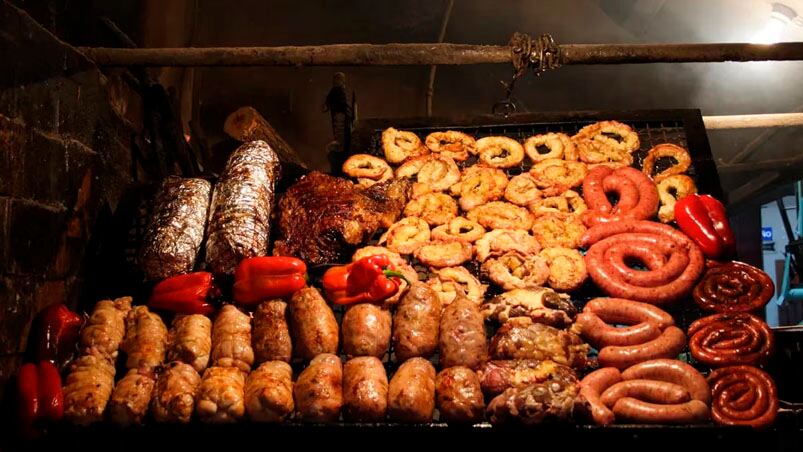 Un asado con achuras, el origen de las infecciones en Buenos Aires. 