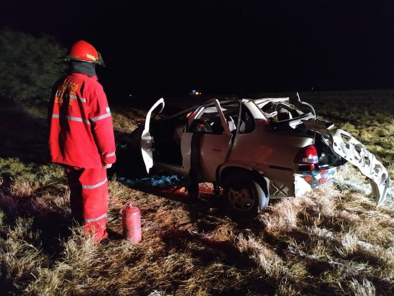 Un auto con cuatro cordobesas volcó en la ruta 38: dos luchan por su vida