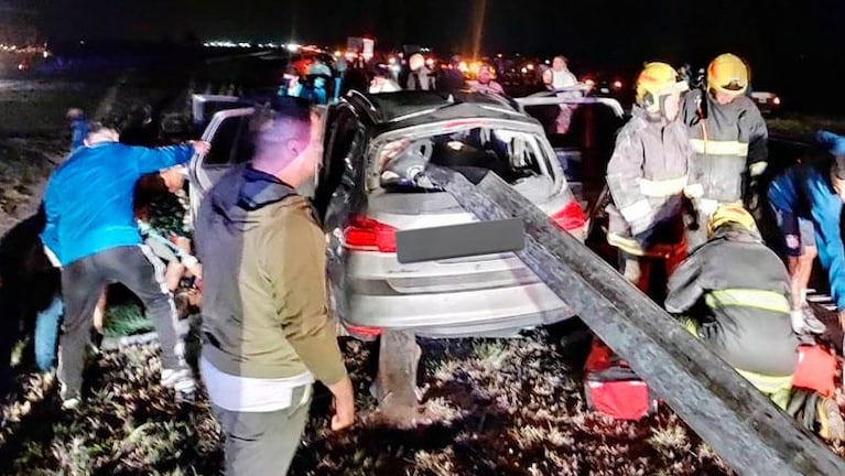 Un auto con hinchas de Talleres se incrustó contra el guardarraíl: un muerto y cuatro heridos