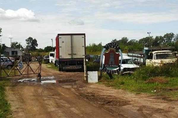 Un auto que estaba en el depósito judicial desató el escándalo.