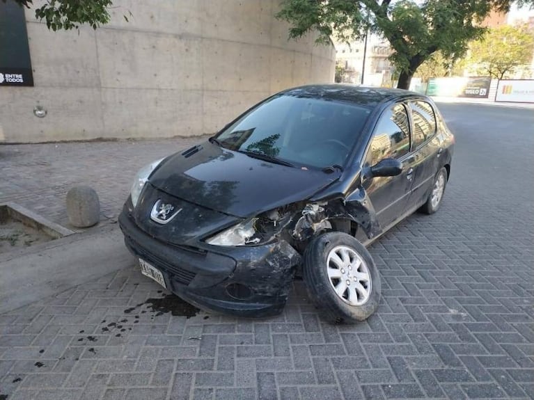 Un auto se incrustó en la obra de Plaza España