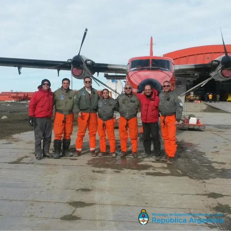 Un avión argentino sobrevoló la grieta de Larsen