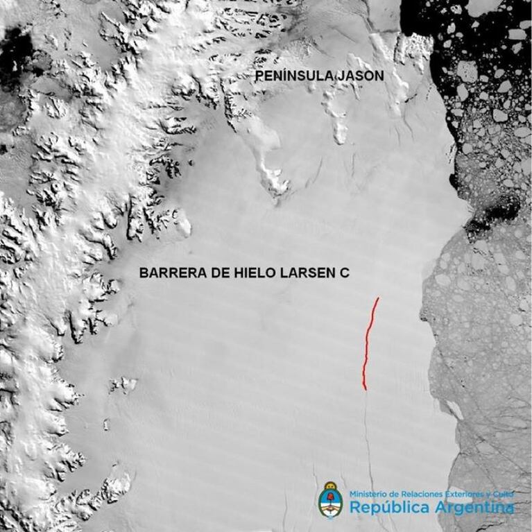Un avión argentino sobrevoló la grieta de Larsen