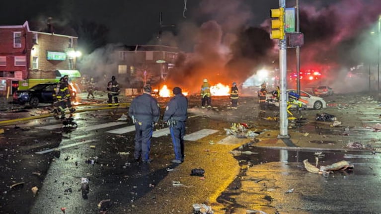 Un avión se estrelló en Filadelfia. (Foto: gentileza CBS News)