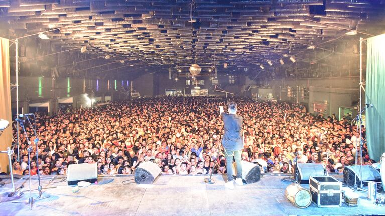 Un baile pre pandemia de Damián en el Depor.
