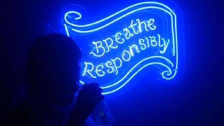 Un bar donde respirás alcohol