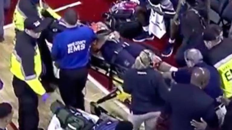 Un basquetbolista sufrió un infarto y se desplomó en el suelo
